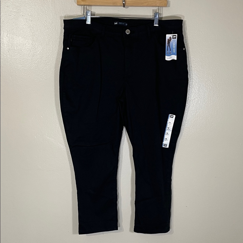 NWT Lee Easy Fit Black Crop Pants